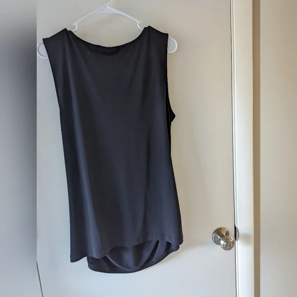 New York Company Black v-neck sleeveless blouse, size XL - Picture 2 of 4